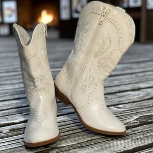 555. Dream Pairs Kids White Embroidered Western Cowgirl Boots - Size 2